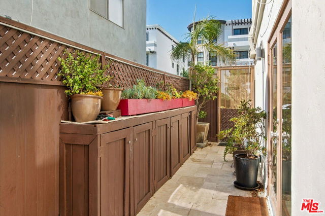 2 Bed Home for Sale in Los Angeles, California