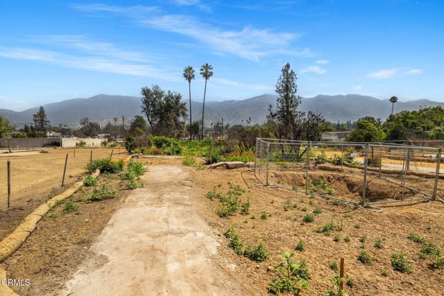 389 W Mendocino Street, Altadena CA: https://media.crmls.org/mediaz/025226e6-f05a-4424-9b3c-d80448bd10a7.jpg