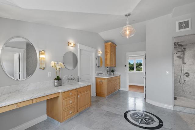 40 S Circle Drive, Santa Cruz CA: https://media.crmls.org/mediaz/0252629a-840f-45d6-aa66-4a0e79e8b38e.jpg