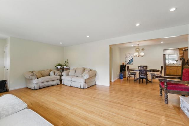 14111 Chester Avenue, Saratoga CA: https://media.crmls.org/mediaz/0252ff42-02f6-45d0-97b0-612f4b9ab062.jpg