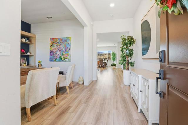 208 Luna Way, Hollister CA: https://media.crmls.org/mediaz/025373bf-57d0-4f1e-bf08-96d70bfdcb48.jpg