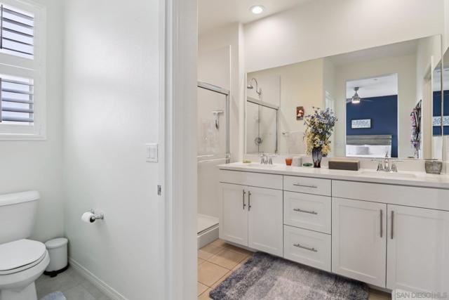 511 Surfbird Ln, Imperial Beach CA: https://media.crmls.org/mediaz/0253daf5-88dd-4135-aa89-74eea13c927b.jpg