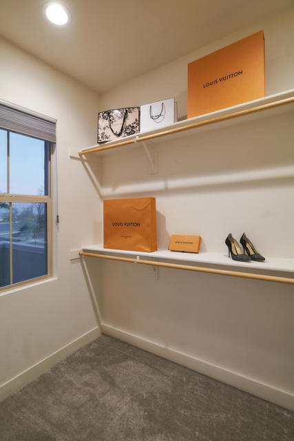 36016 Franklin Drive, Palm Desert CA: https://media.crmls.org/mediaz/02540f52-cfe3-4799-aabc-31187d218cba.jpg