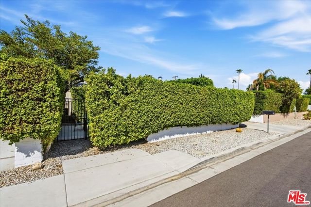 1328 E Camino Primrose, Palm Springs, CA 92264