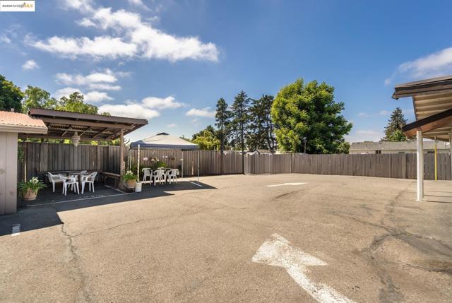 18905 Standish Ave, Hayward CA: https://media.crmls.org/mediaz/0254fa8e-e1cc-4f44-aa07-3053999ffa7a.jpg