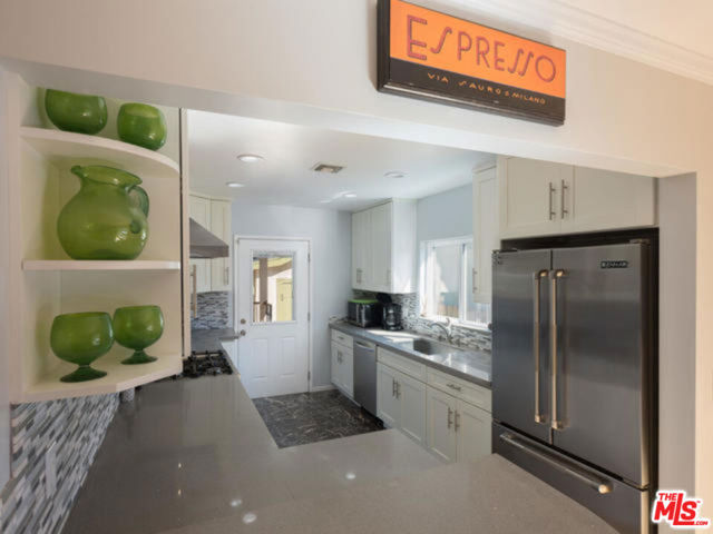 1246 N Genesee Avenue, West Hollywood CA: https://media.crmls.org/mediaz/02552631-c3c0-4424-b509-e0db95e7ca37.jpg