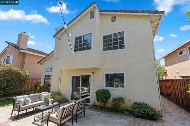 1015 Hidden Oak Ct, Concord CA: https://media.crmls.org/mediaz/025684d4-2518-4a69-be16-9ef47bf1e900.jpg