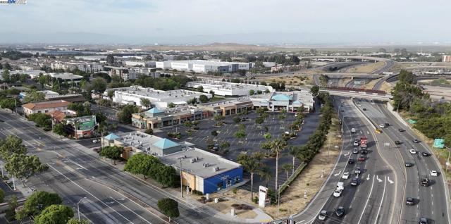 46762 Winema Cmn, Fremont CA: https://media.crmls.org/mediaz/02569907-1d46-460b-971e-e0833bc75df7.jpg