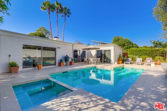 7706 Chandelle Place, Los Angeles CA: https://media.crmls.org/mediaz/025722b6-06c1-4edf-9a59-cb31a906c3d6.jpg