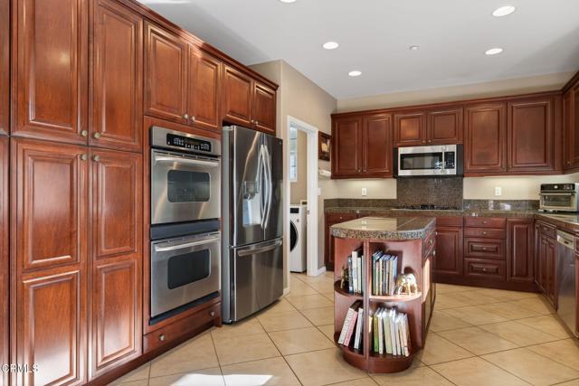 Detail Gallery Image 25 of 70 For 1907 Tanager St, Ventura,  CA 93003 - 4 Beds | 3 Baths