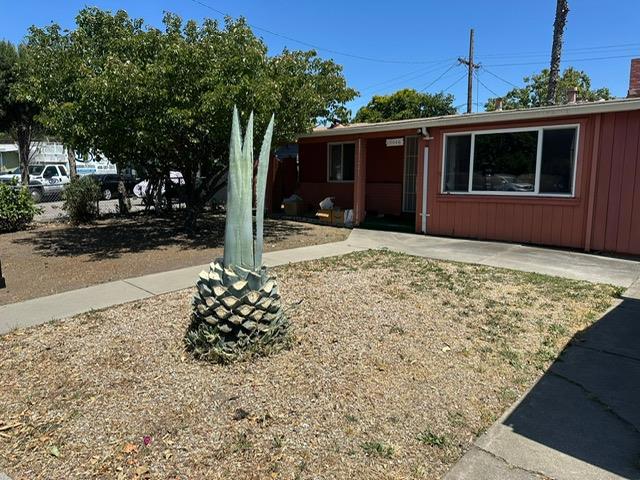 10046 Endfield Way, San Jose CA: https://media.crmls.org/mediaz/02588372-3248-4023-96b9-21fc43ff2d5d.jpg
