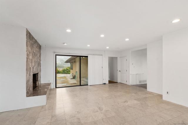 2435 Paseo Dorado, La Jolla CA: https://media.crmls.org/mediaz/025901ac-5265-4391-b1a6-70ce45d90f08.jpg