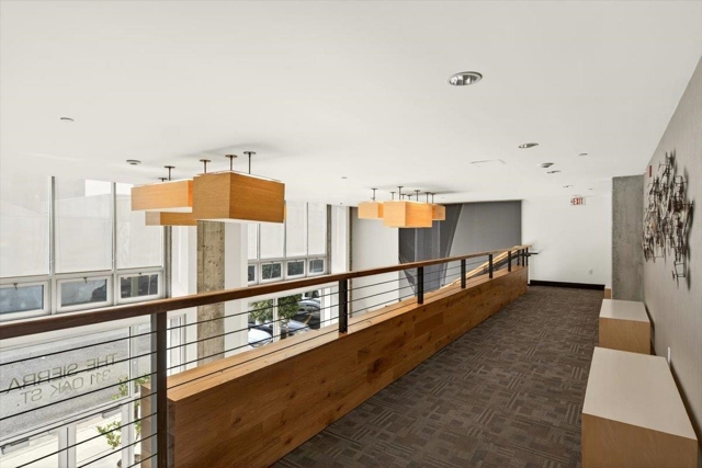 311 Oak St, Oakland CA: https://media.crmls.org/mediaz/02591d08-5ef5-41d5-ad7a-5abc35917602.jpg