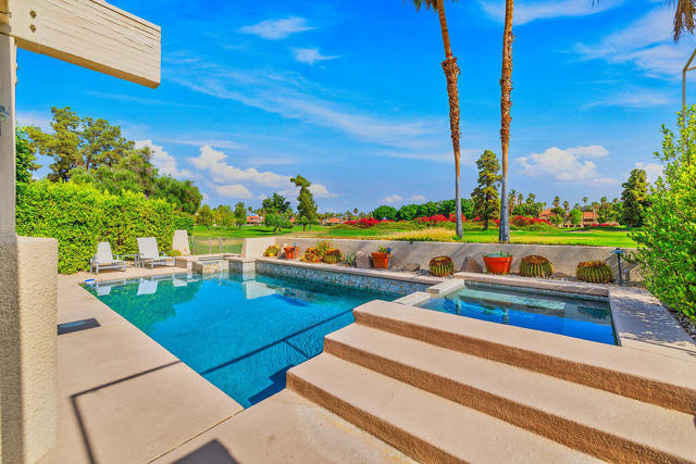 192 Kavenish Drive, Rancho Mirage CA: https://media.crmls.org/mediaz/025923d8-03b1-470a-baa0-ef4984d45c91.jpg