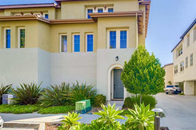 1721 Cripple Creek, Chula Vista CA: https://media.crmls.org/mediaz/0259dcee-bb99-4825-b6b5-ae5bcc593cdc.jpg