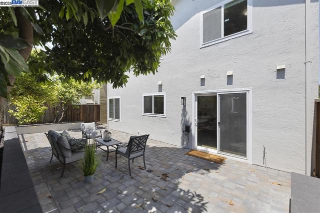 1656 Briarcrest Ct, San Jose CA: https://media.crmls.org/mediaz/0259de7a-6a99-4b96-b9fb-ce9bfea08cdc.jpg