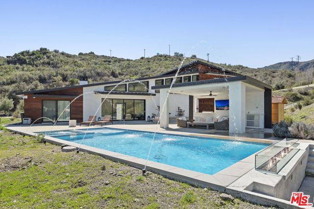 31830 Lobo Canyon, Agoura Hills CA: https://media.crmls.org/mediaz/025a3a80-8879-4b20-8789-02e5b74503e2.jpg