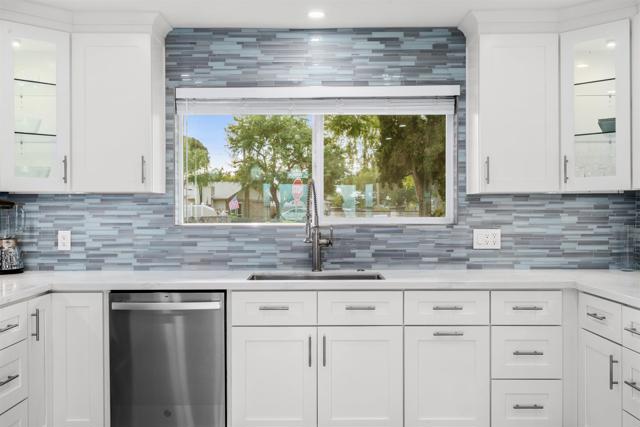 Detail Gallery Image 16 of 40 For 361 Murray Dr, El Cajon,  CA 92020 - 3 Beds | 3/1 Baths