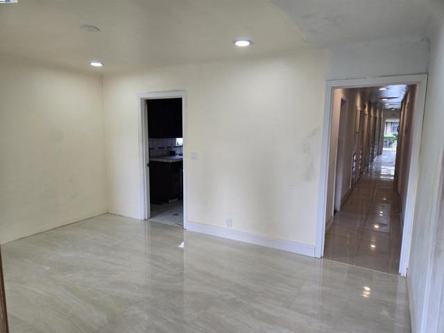 535 W Carlton Way, Tracy CA: https://media.crmls.org/mediaz/025a7bea-d384-43d8-9580-3e0fbf1f7e8b.jpg