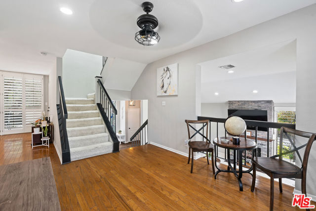 5757 Owensmouth Avenue, Woodland Hills CA: https://media.crmls.org/mediaz/025ab194-f994-4e27-bdde-b03a86d36d53.jpg