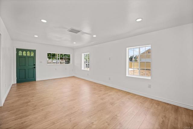 Detail Gallery Image 5 of 33 For 7080 Valley Way, Jurupa Valley,  CA 92509 - 3 Beds | 2 Baths