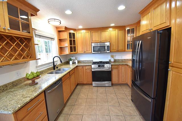 33332 Depot Rd, Union City CA: https://media.crmls.org/mediaz/025bad41-79a7-4024-a1d8-253200768753.jpg