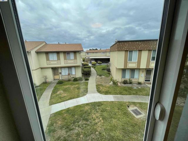 34552 Nantucket Cmn, Fremont CA: https://media.crmls.org/mediaz/025ca36d-bae9-46e5-91d0-16a7350ef0c8.jpg