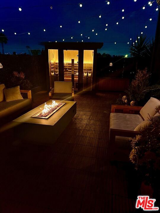 2513 Lincoln Boulevard, Venice CA: https://media.crmls.org/mediaz/025d22ad-f969-464a-bcef-7a91bcc061b2.jpg