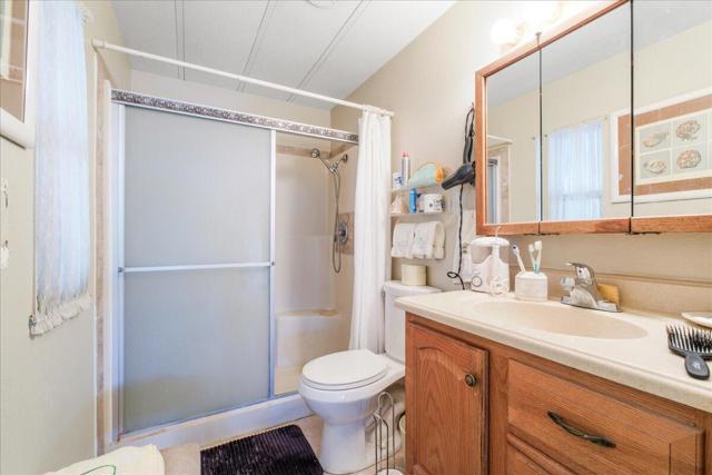 32857 Bloomfield Avenue, Thousand Palms CA: https://media.crmls.org/mediaz/025d95e9-e9e8-4eac-9bd4-10ae3f526a0d.jpg