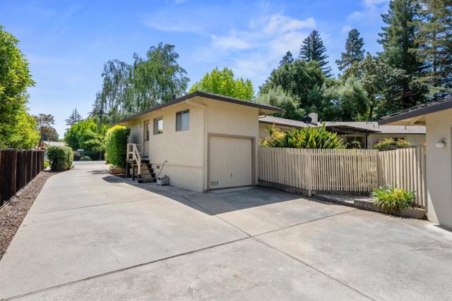 19363 Athos Place, Saratoga CA: https://media.crmls.org/mediaz/025e27d6-5038-4e38-b1da-a015e2756782.jpg