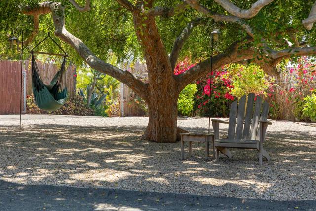 1567 Crest Drive, Encinitas CA: https://media.crmls.org/mediaz/025ef92a-32ea-4f2c-ac41-932aa07b77d5.jpg