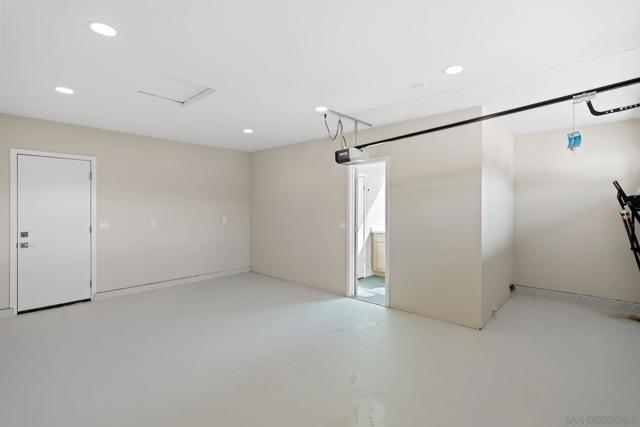 3910 Adams Street, Carlsbad CA: https://media.crmls.org/mediaz/025ff92d-5f98-4284-83ef-3107d099cf9b.jpg