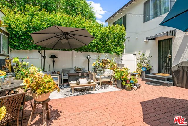 6410 W 6th Street, Los Angeles CA: https://media.crmls.org/mediaz/02605e3f-9c88-41f8-b669-a7eaf1efc5fd.jpg
