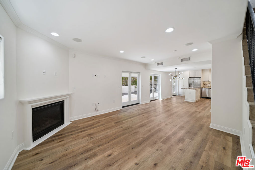 1529 S Beverly Dr. #1