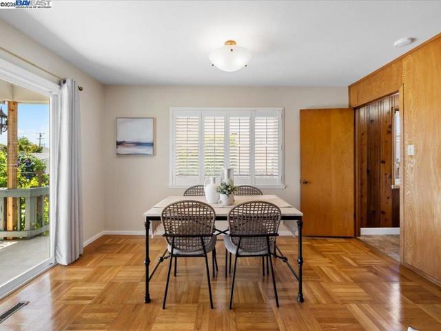 4311 Circle Ave, Castro Valley CA: https://media.crmls.org/mediaz/0260aa52-7648-49ac-99d3-c66bd9c3421c.jpg