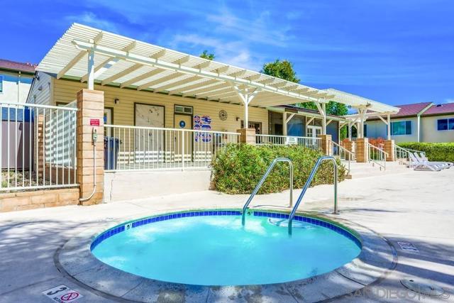 5450 Kiowa Dr, La Mesa CA: https://media.crmls.org/mediaz/0260c76f-9dd3-46b8-8584-77d7e78fdc72.jpg