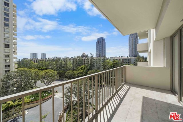 2160 Century Park East, Los Angeles CA: https://media.crmls.org/mediaz/0261016b-9ed3-4b52-9686-9ec3f421bdd0.jpg