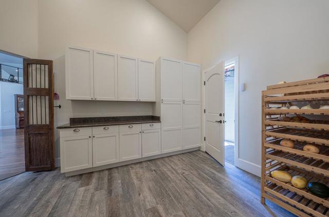 9247 Holly Hill Drive, Salinas CA: https://media.crmls.org/mediaz/026158a1-bf0a-40c7-a871-bd007e71aeee.jpg