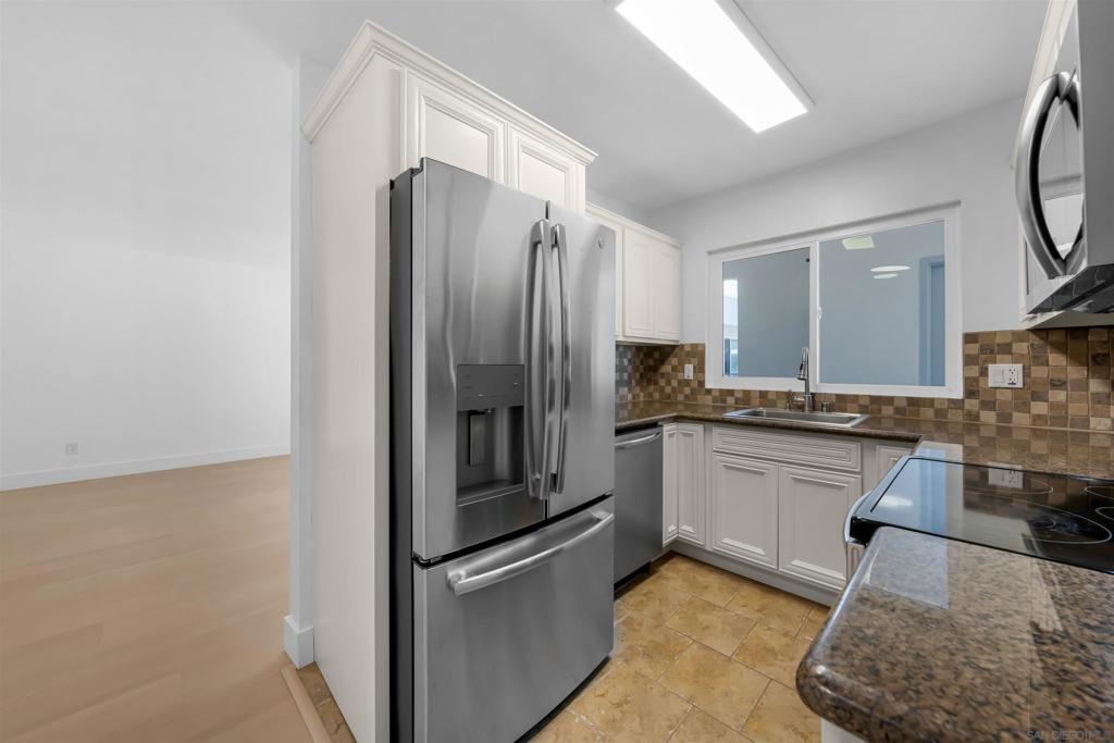 1030 Robinson Ave - photo 4