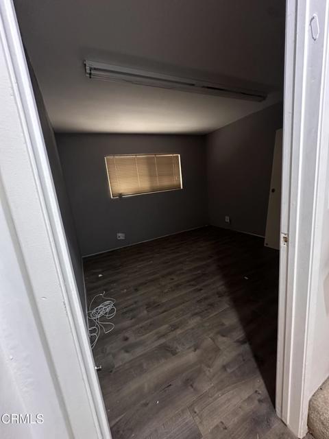 4800 Topeka Drive, Tarzana CA: https://media.crmls.org/mediaz/026182f8-a497-44b1-b80a-a4658a37035f.jpg