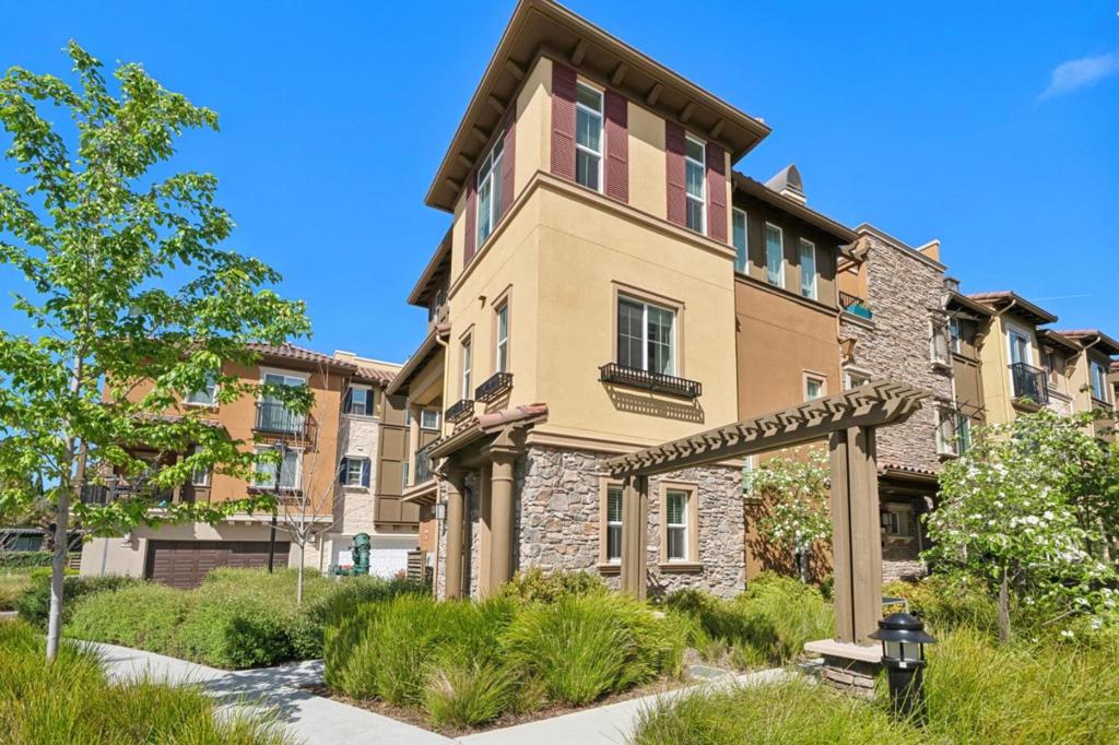 663 Alamo Court