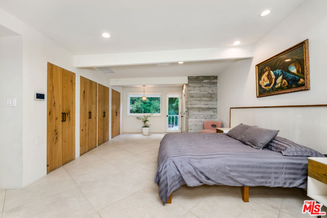 3027 Franklin Canyon Drive, Beverly Hills CA: https://media.crmls.org/mediaz/026275de-e768-407b-9717-c6b07a471b6d.jpg