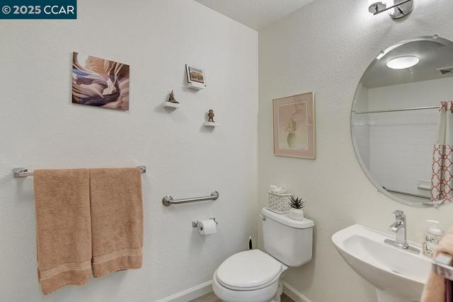 5910 Horsemans Canyon Dr, Walnut Creek CA: https://media.crmls.org/mediaz/02629695-207c-4ddf-bab1-bd1ed4401cd1.jpg