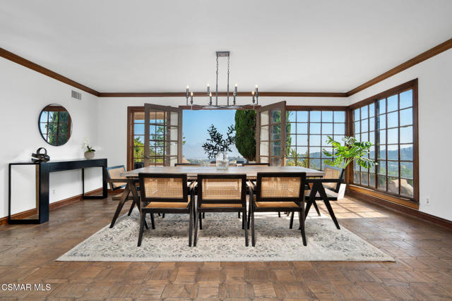 2457 Angelo Drive, Los Angeles CA: https://media.crmls.org/mediaz/0262cd88-a28c-4f1e-91a4-d85cc0c6320d.jpg