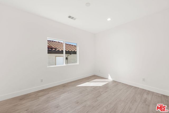 20280 Newton Street, Corona CA: https://media.crmls.org/mediaz/0262e47b-b6f9-4612-8e36-4d1a4b9f8798.jpg