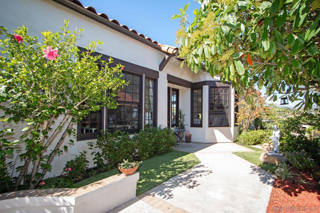 17735 Devereux Rd, San Diego CA: https://media.crmls.org/mediaz/02633e8a-f434-47fa-8647-04c2b33d5426.jpg