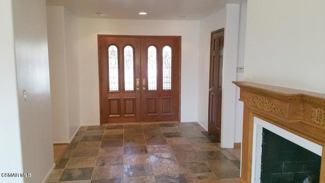2141 Basswood Court, Westlake Village CA: https://media.crmls.org/mediaz/02635efc-e478-4ec9-99d5-1fd3adf29f68.jpg