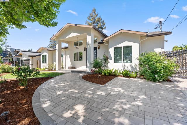 12763 Camrose Ave, Saratoga CA: https://media.crmls.org/mediaz/0263a3ee-d687-4030-9cfa-58a149821e3a.jpg