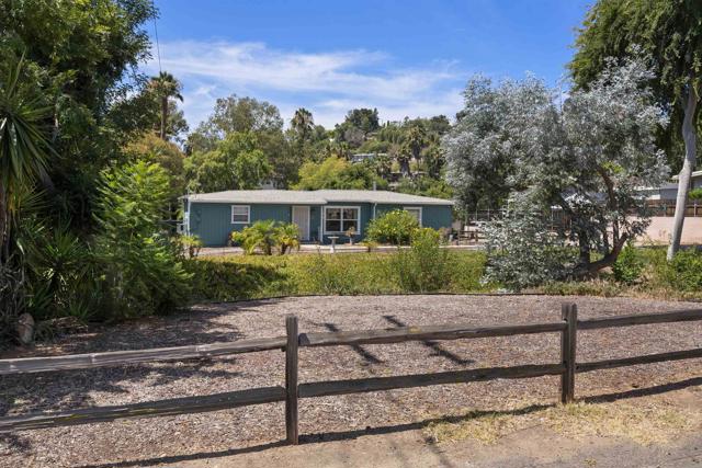 10705 Louisa Dr., La Mesa CA: https://media.crmls.org/mediaz/0263d625-280c-469d-affd-44f16e7599fe.jpg