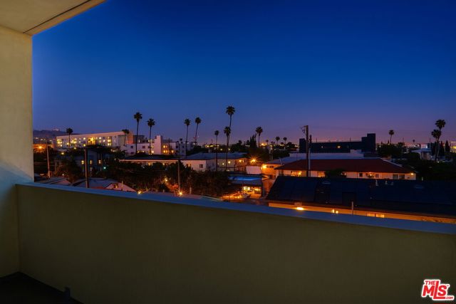 5813 Lexington Avenue, Los Angeles CA: https://media.crmls.org/mediaz/02643495-f631-4a95-8aa7-5d2c7cf5c9f7.jpg
